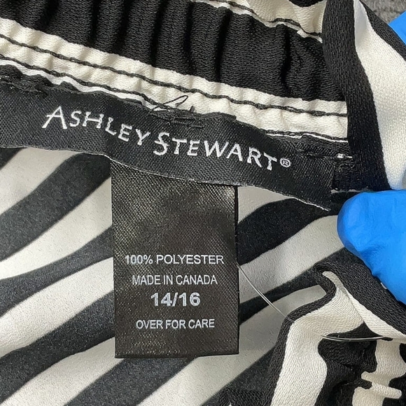 Ashley Stewart Off-the-Shoulder Baroque Stripe Blouse Size 14/16 NWT - Picture 4 of 4